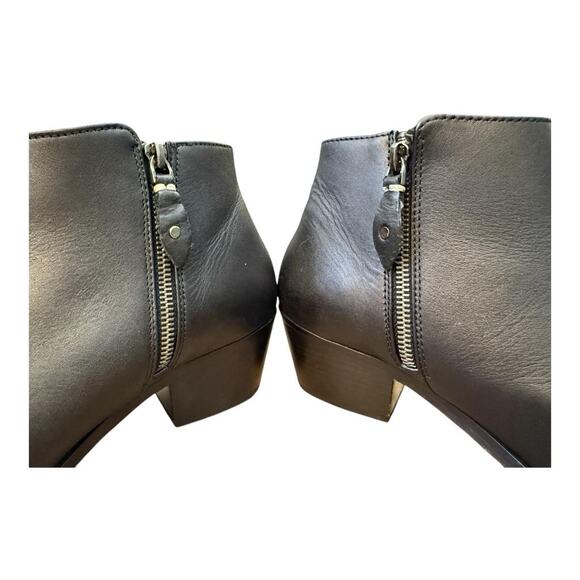 Thursday Boot Co Downtown Black Leather Bootie EUC Women size 8.5 - Picture 4 of 7